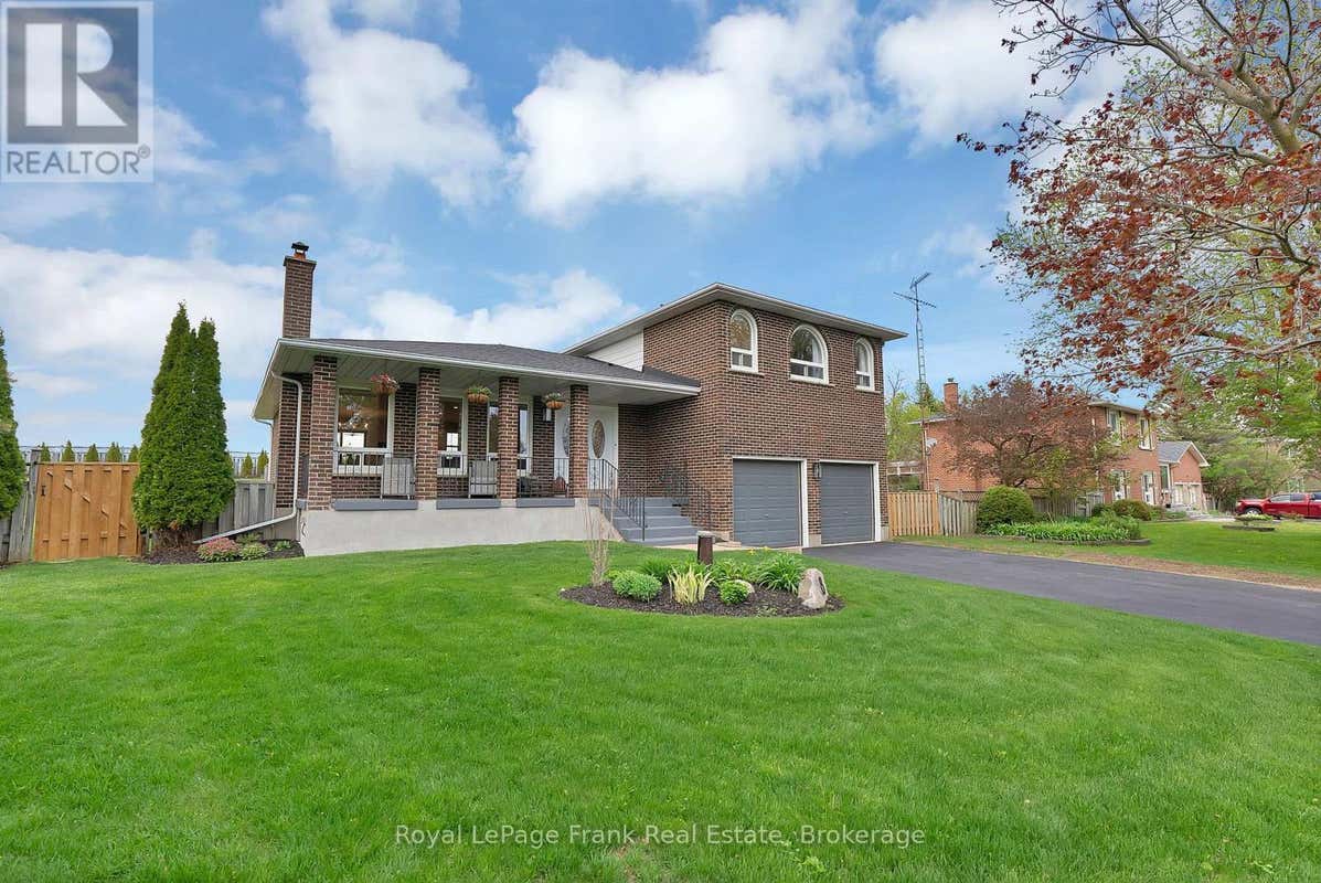8 GAMRON AVENUE