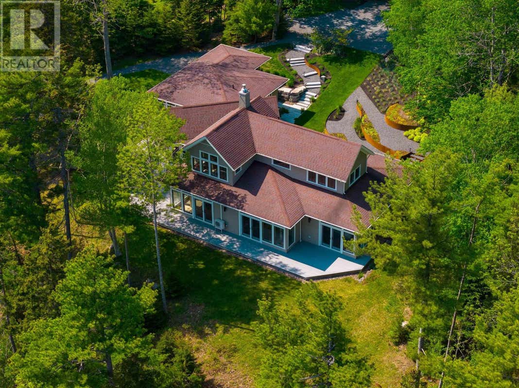 32 HIMMELMAN LANE