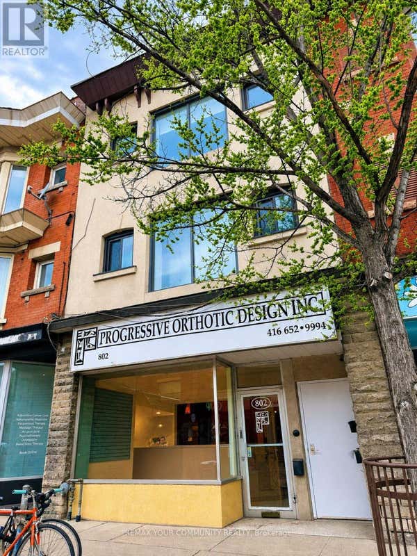 802 BLOOR STREET W