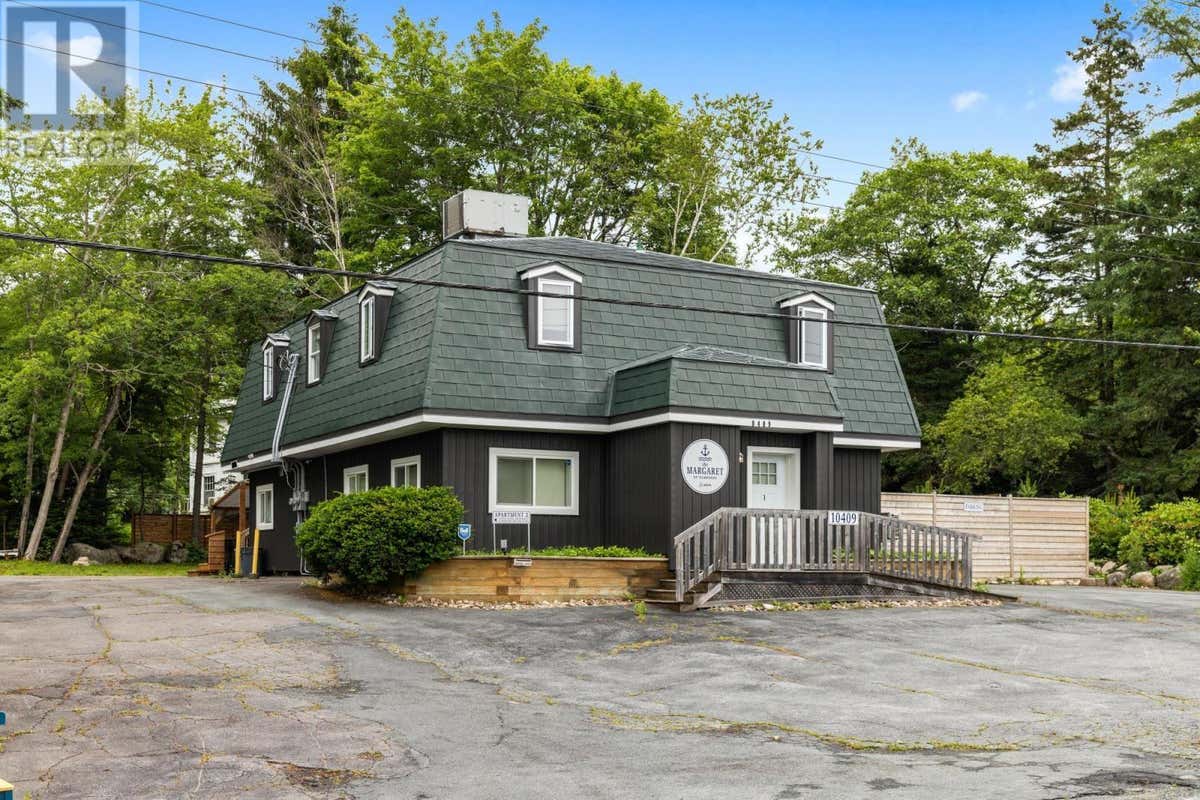 10409 ST. MARGARET'S BAY ROAD