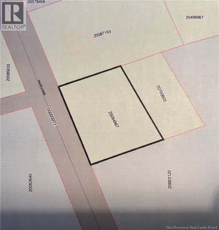 1.42 ACRE RUE DE LA BAIE