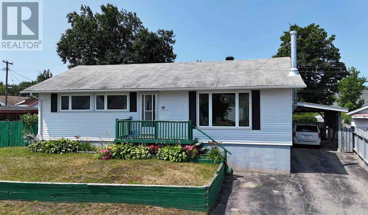 10 BLACKWELL RD