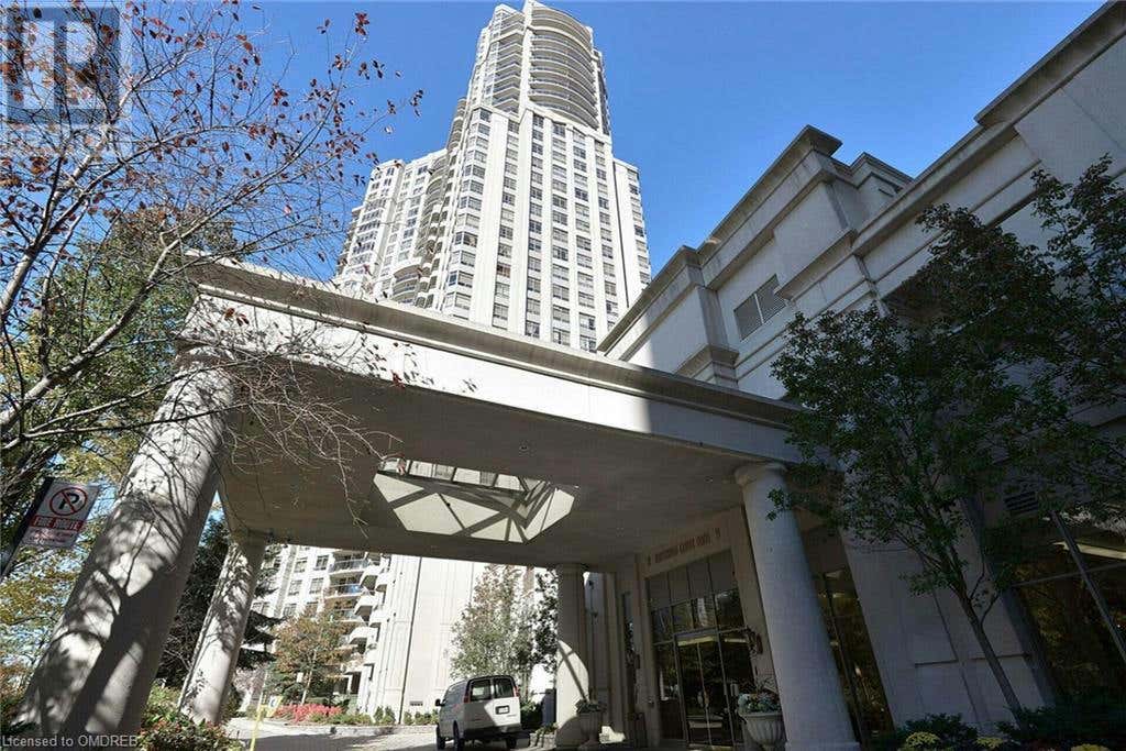 25 KINGSBRIDGE GARDENS Circle, Mississauga, ON L5R4B1 Home For Rent