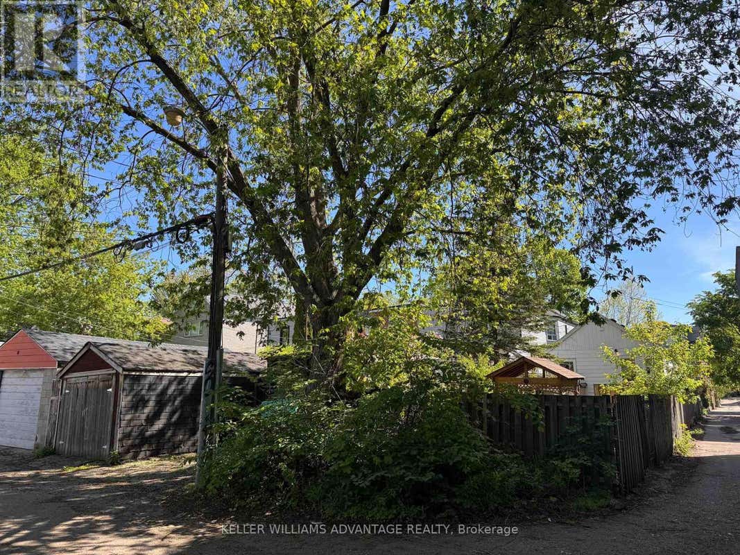 12R HASTINGS AVENUE