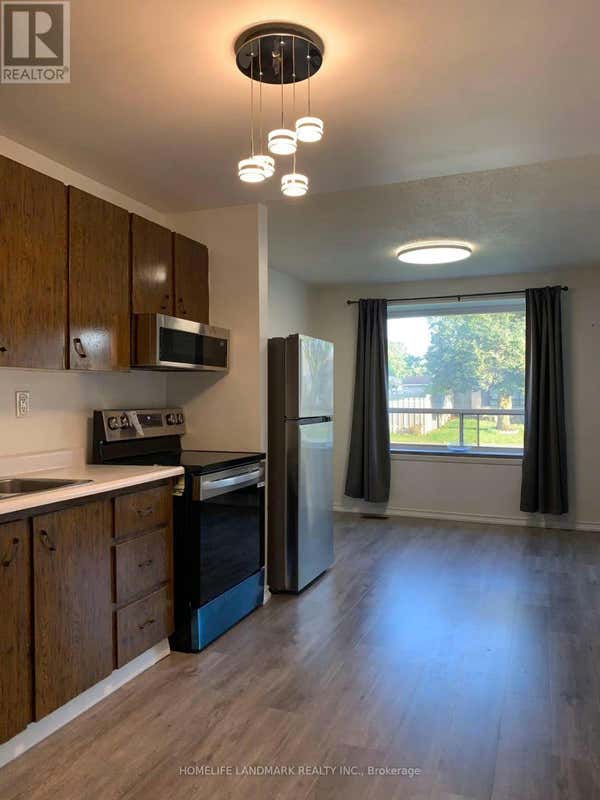 8 FAIRWAY DRIVE, Hamilton (Vincent), ON L8K5L4 Home For Rent RE/MAX