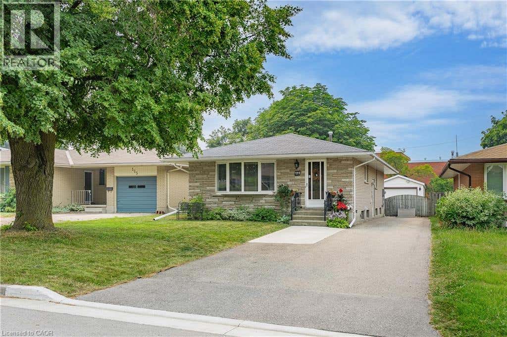 111 KIMBERLY CRESCENT