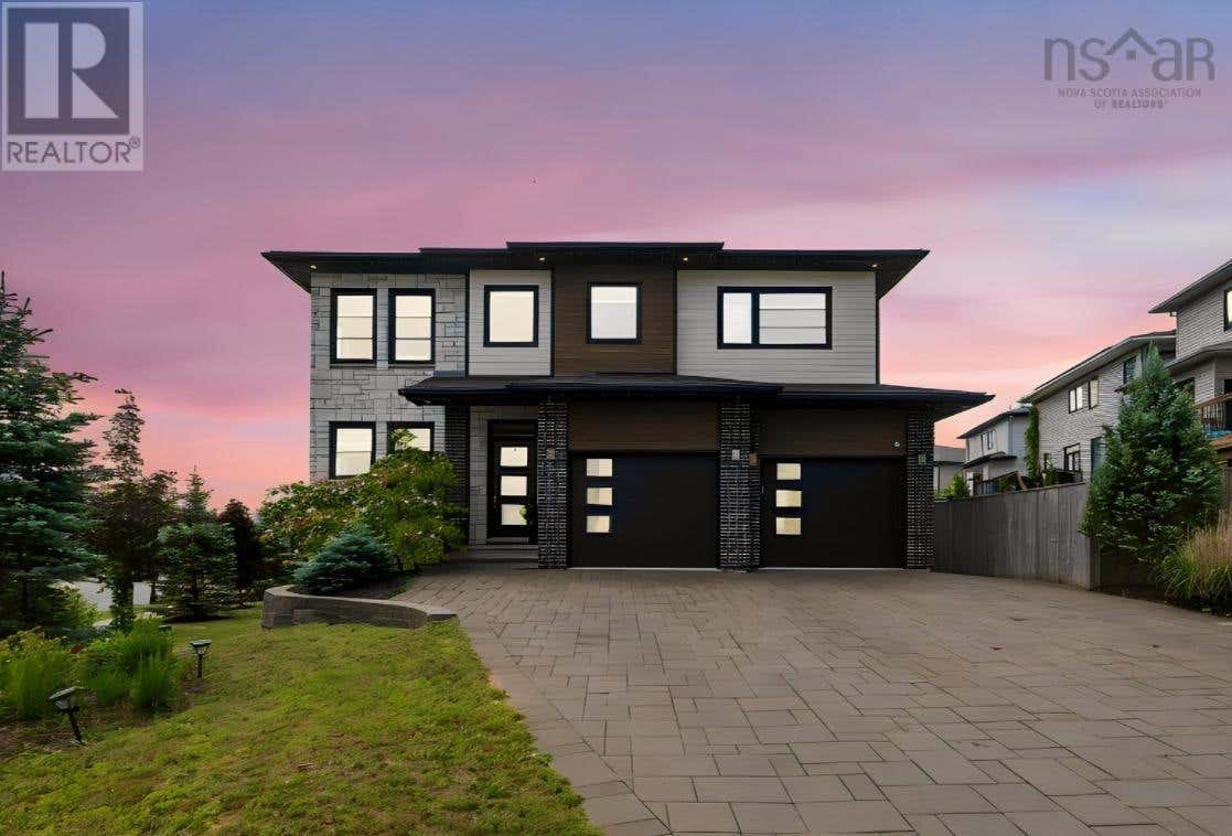 4 CROWNRIDGE DRIVE