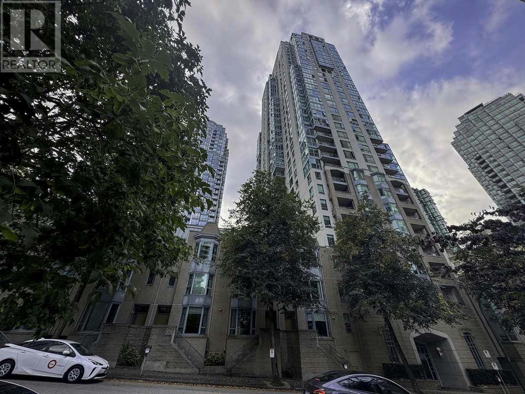 1307 1238 MELVILLE St  