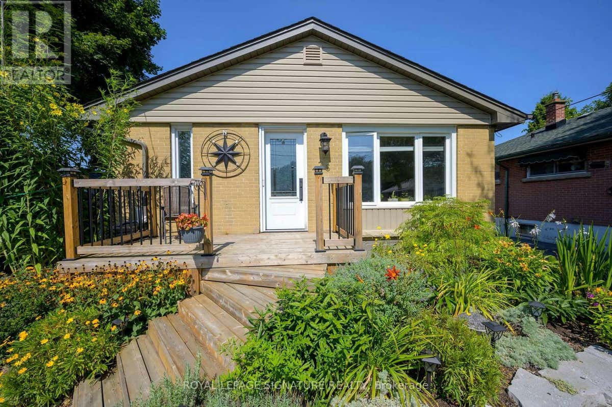 36 BEAUCOURT ROAD, Hamilton (Ainslie Wood), ON L8S2P9 House For Sale