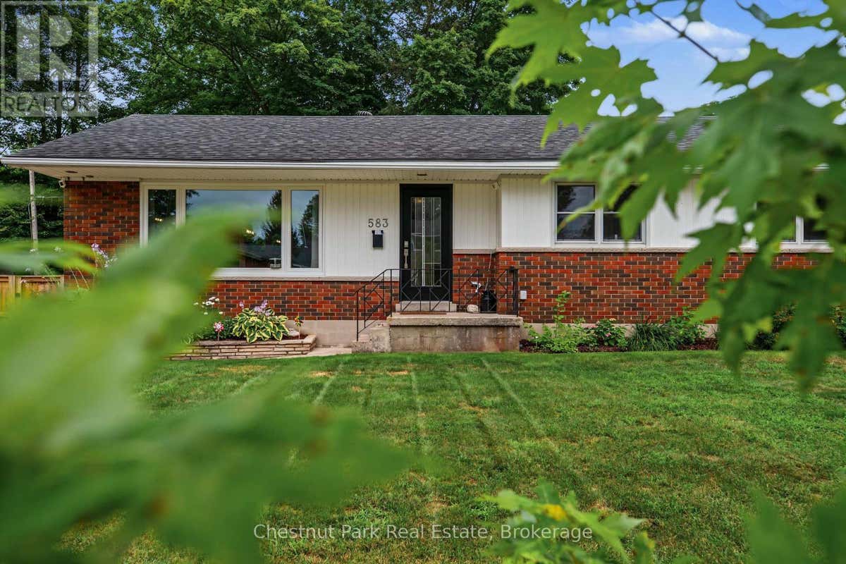 583 6TH STREET W