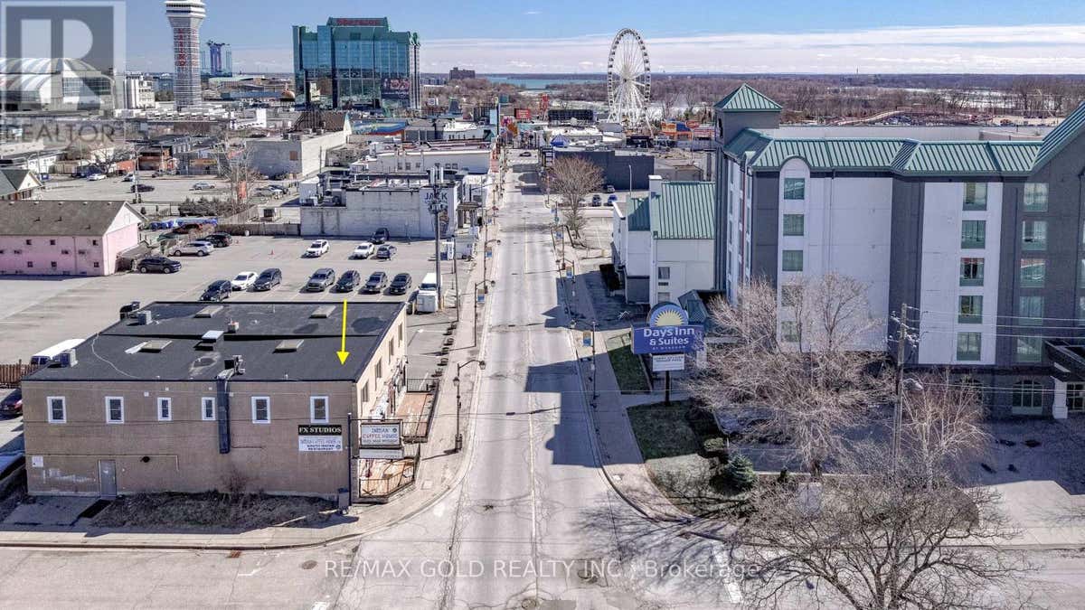 UNIT A - 5077 CENTRE STREET