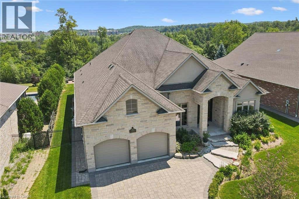 596 REGAL PLACE