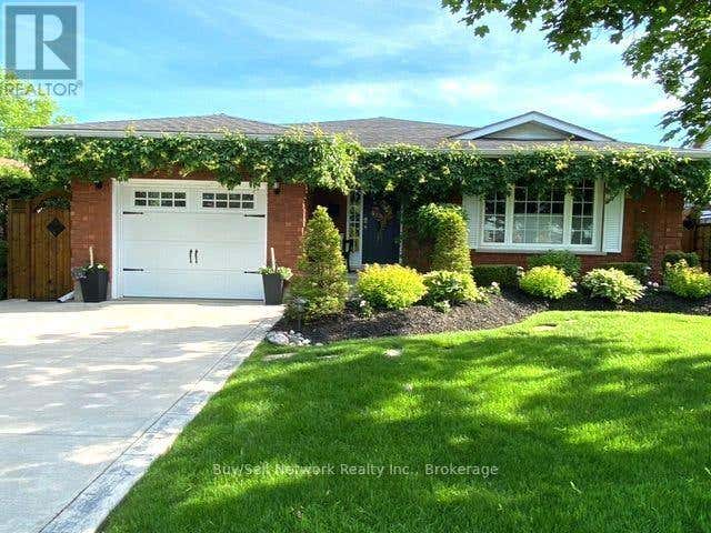 2504 IDYLLWOOD CRESCENT