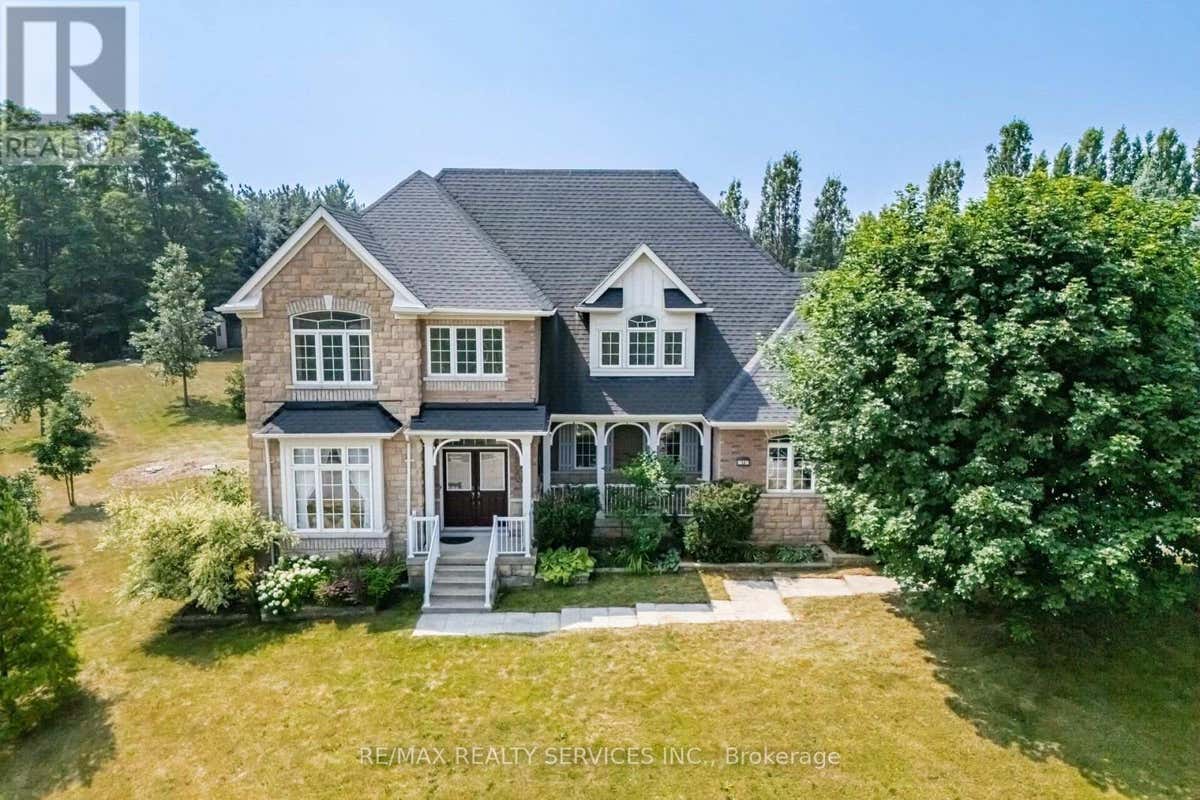15 UPPER CANADA DRIVE