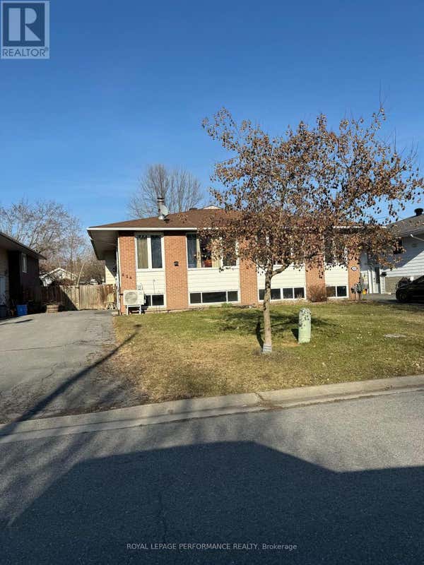 624 DUNDAS CRESCENT