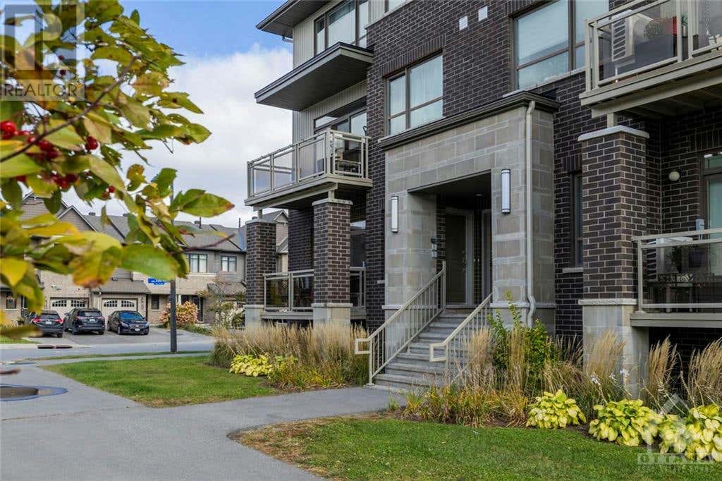 618 COMPASS STREET, Ottawa, ON K1W0L7 House For Sale RE/MAX 1416133