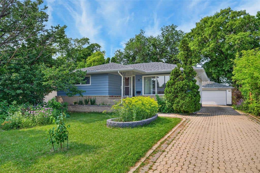 35 AGASSIZ DRIVE