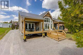 1093 NORTH BAY DRIVE