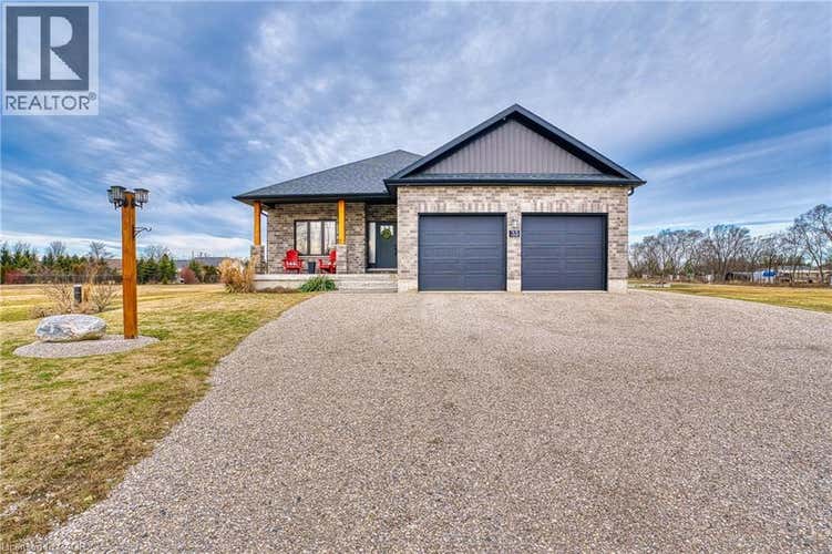 33 WELLINGTON Street S