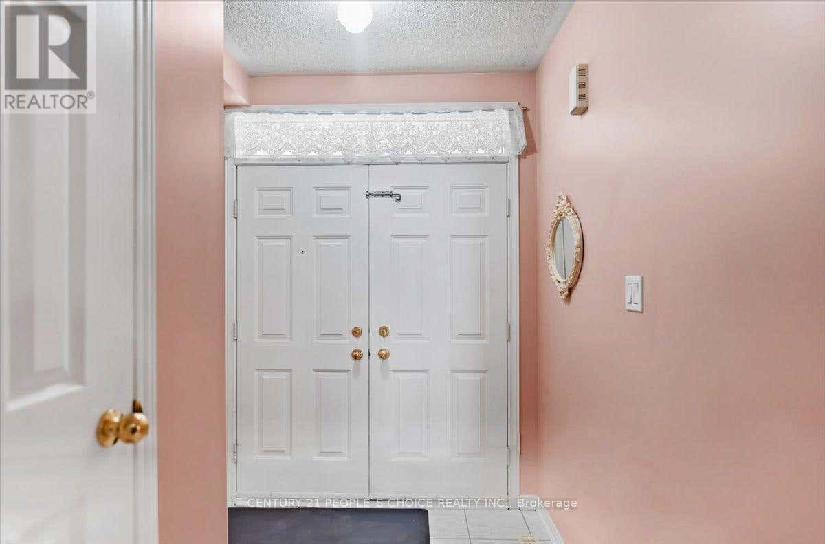 33 PENGUIN LANE