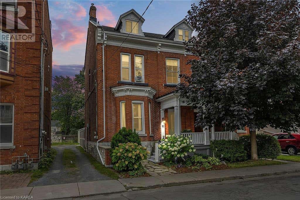 81 Wellington St  