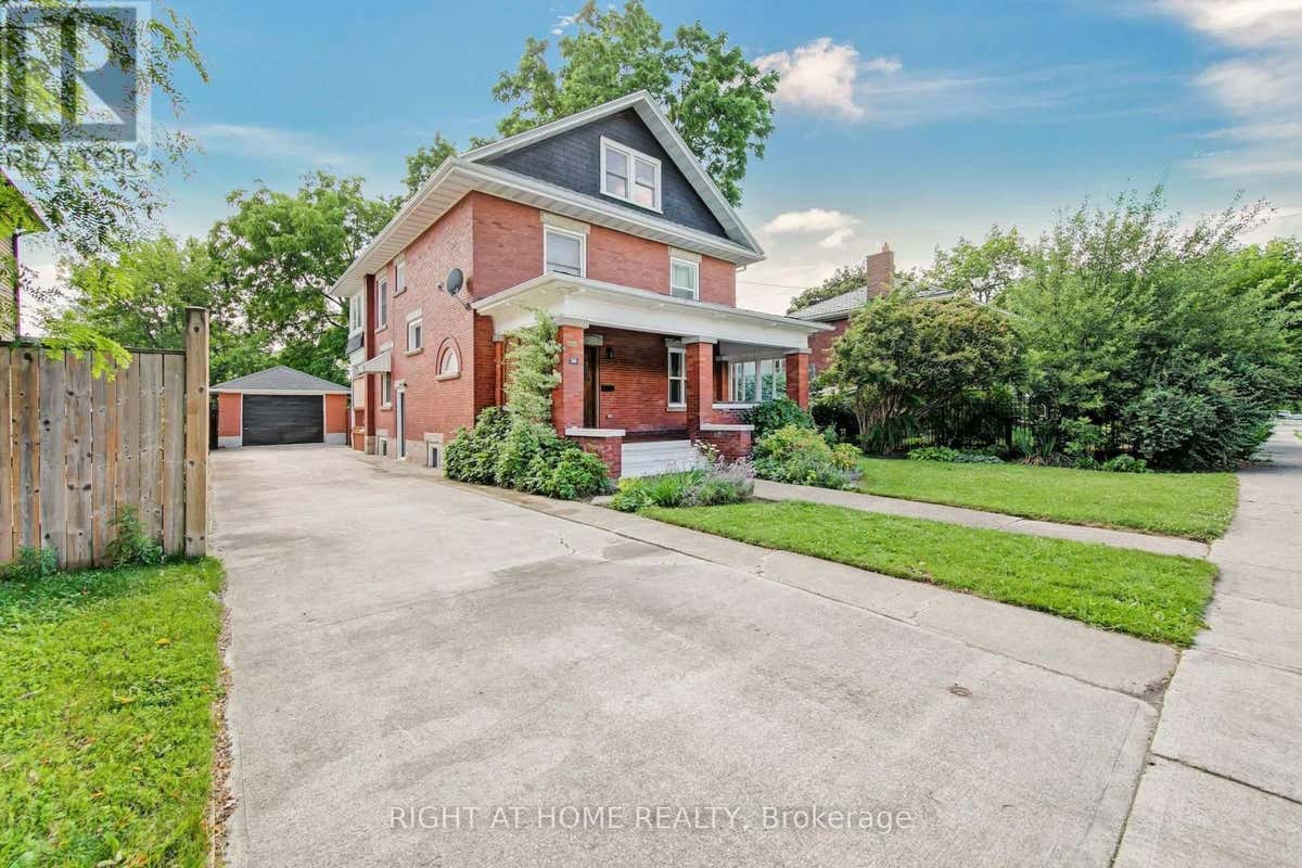 30 WILLOW STREET N