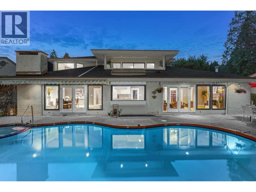 1285 CHARTWELL CRESCENT