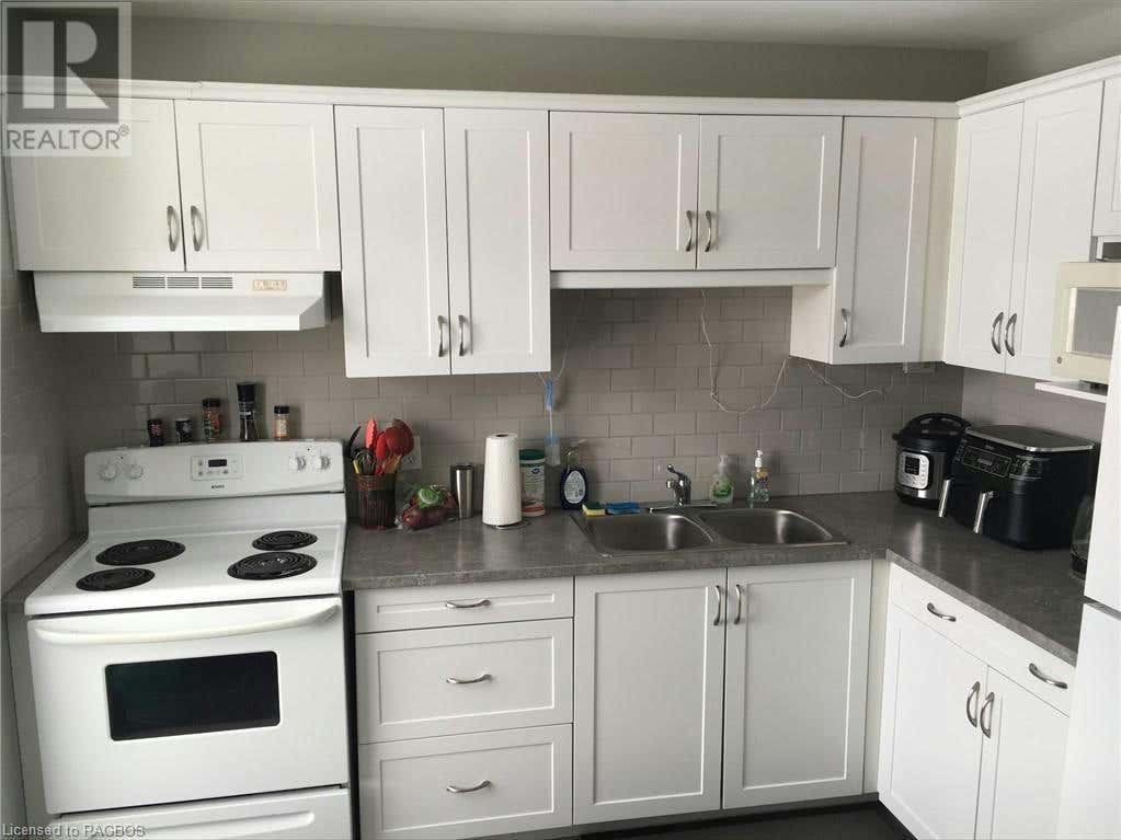 29 PHILIP Place, Kincardine, ON N2Z2E7 Condo For Sale RE/MAX 40658260