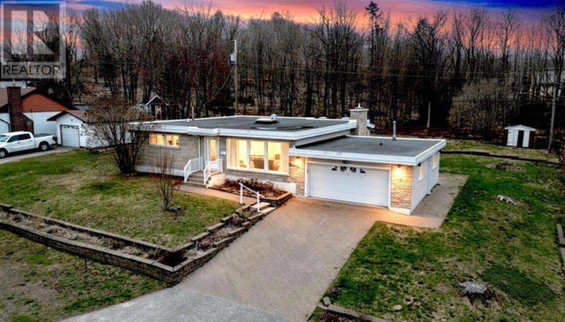 25 GILLANDERS RD