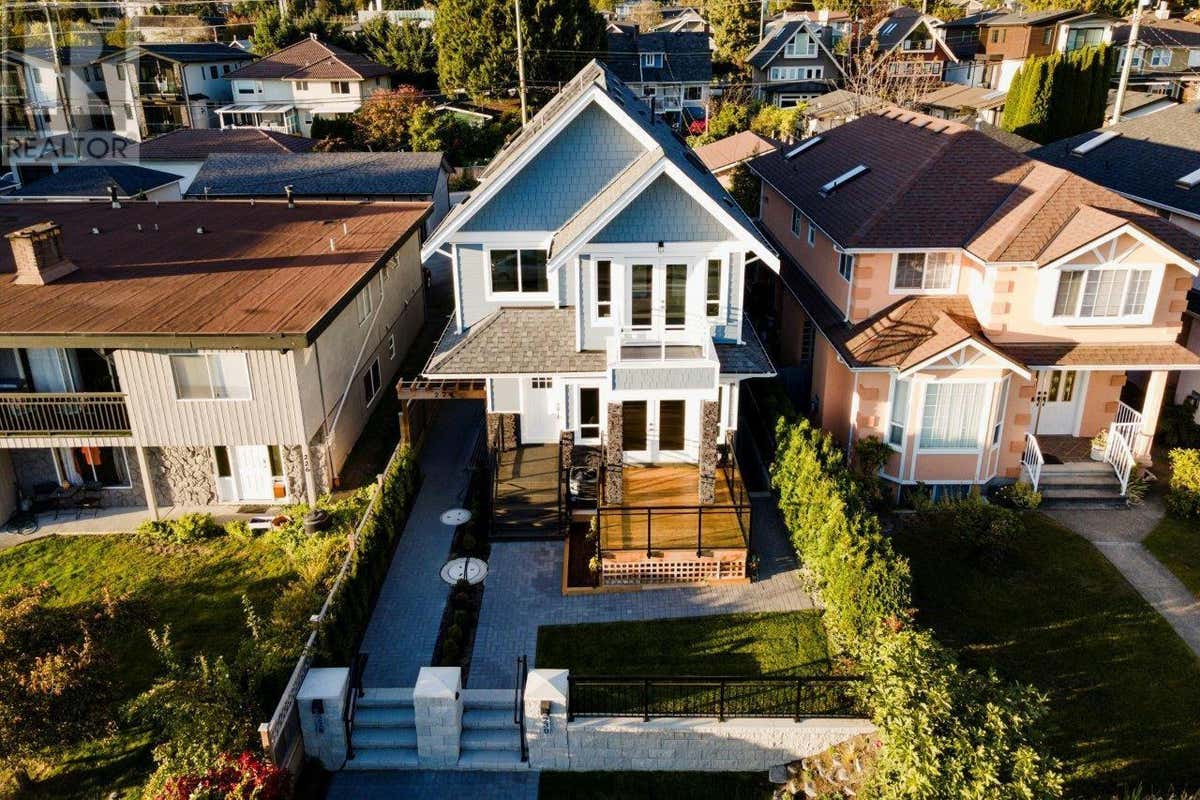 228 E 20TH STREET, North Vancouver, BC V7L3A5 Condo For Sale RE/MAX