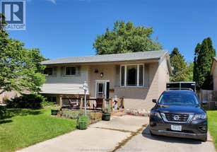 40 Thornhill CRESCENT