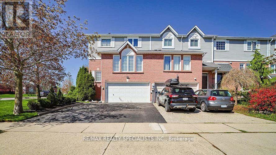 123 MIDDLEMISS CRESCENT