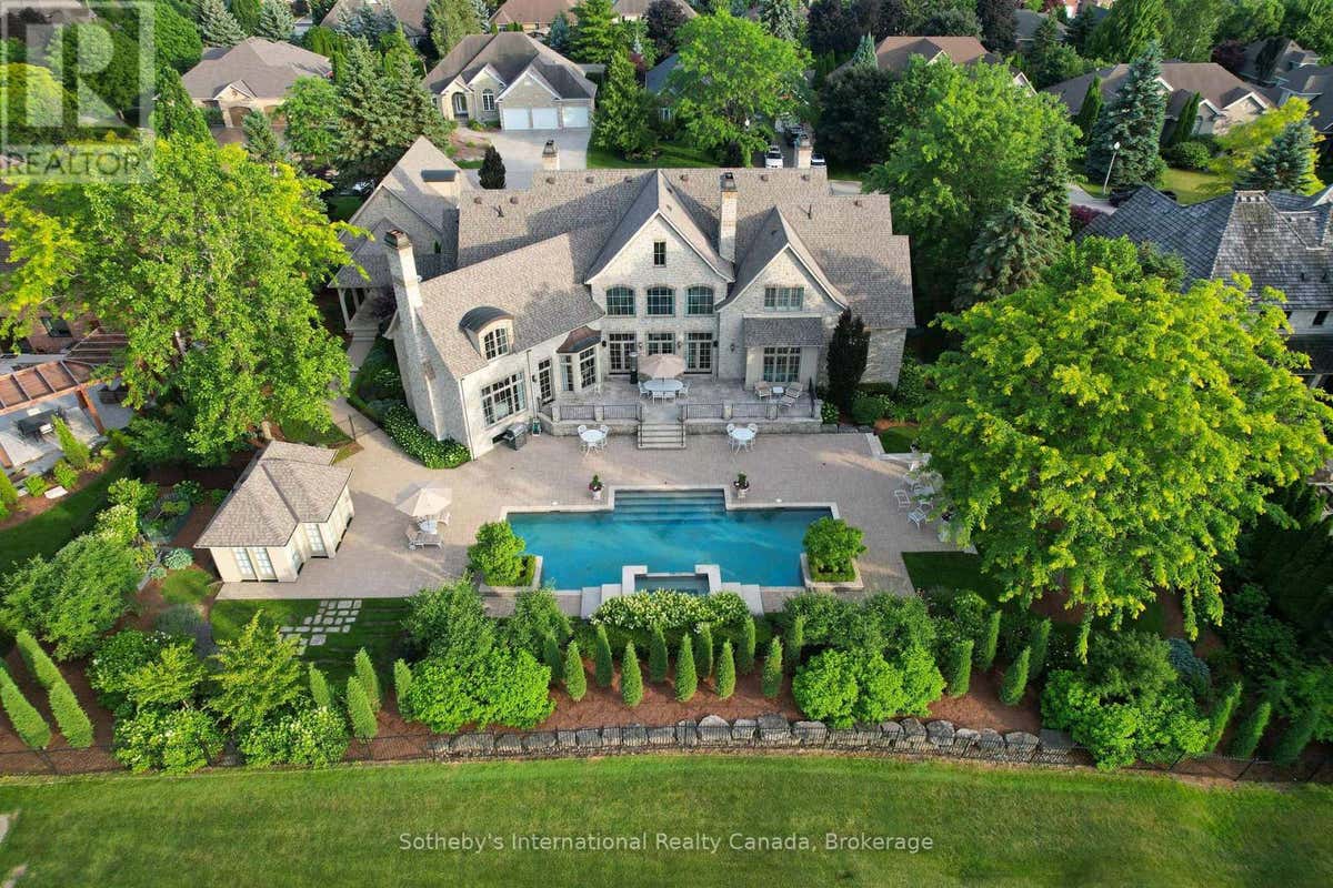 28 DEER RIDGE CRESCENT