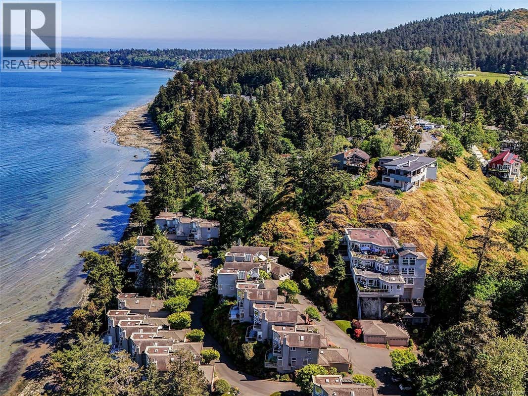 1 4771 CORDOVA BAY RD