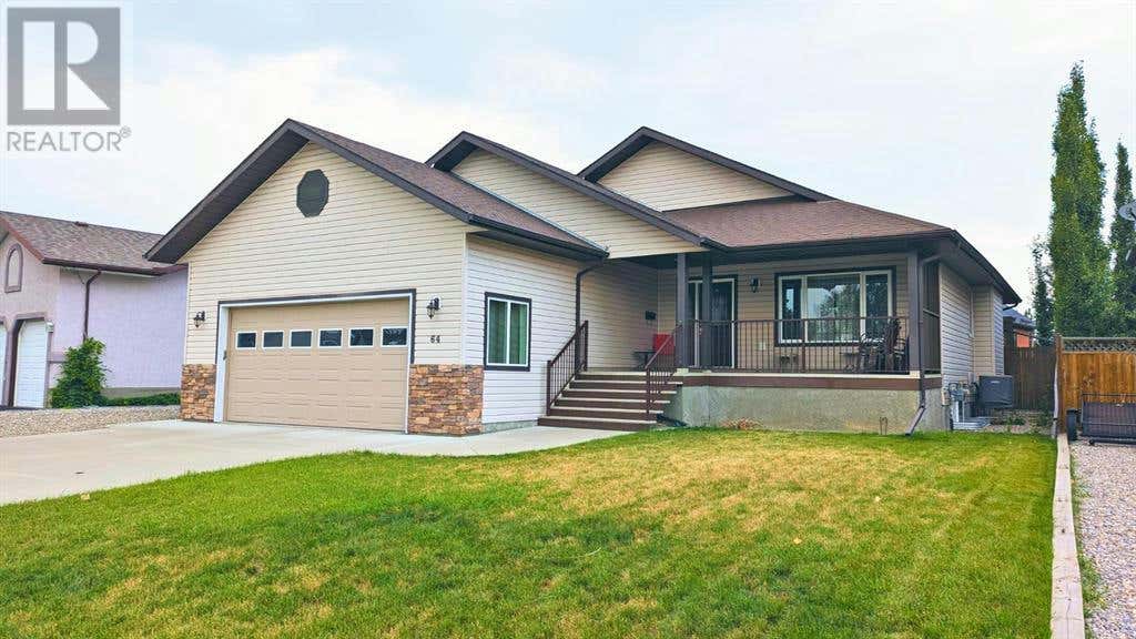 64 Westlynn Drive W, Claresholm, AB T0L0T0 House For Sale RE/MAX