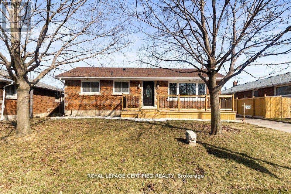 38 COLLIER ROAD N