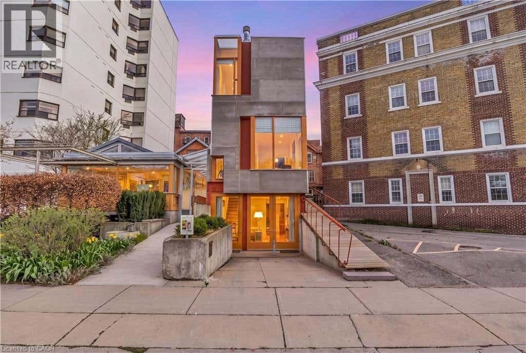 7 COBOURG STREET