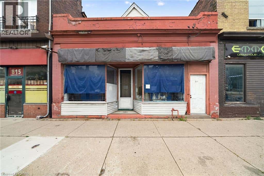 817 KING STREET E