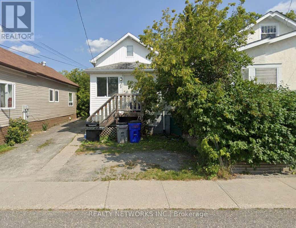 136 CEDAR STREET N