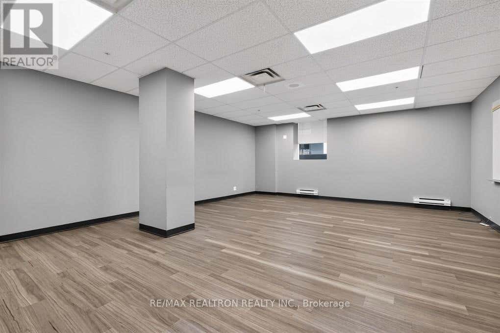 G01 - 685 SHEPPARD AVENUE E