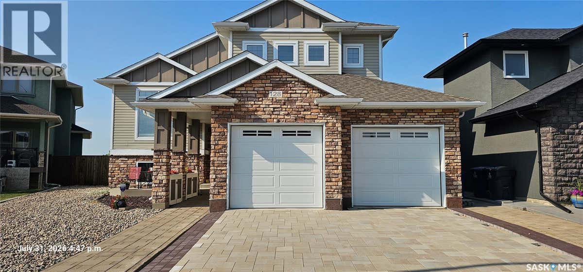 128 KINSMEN CRESCENT