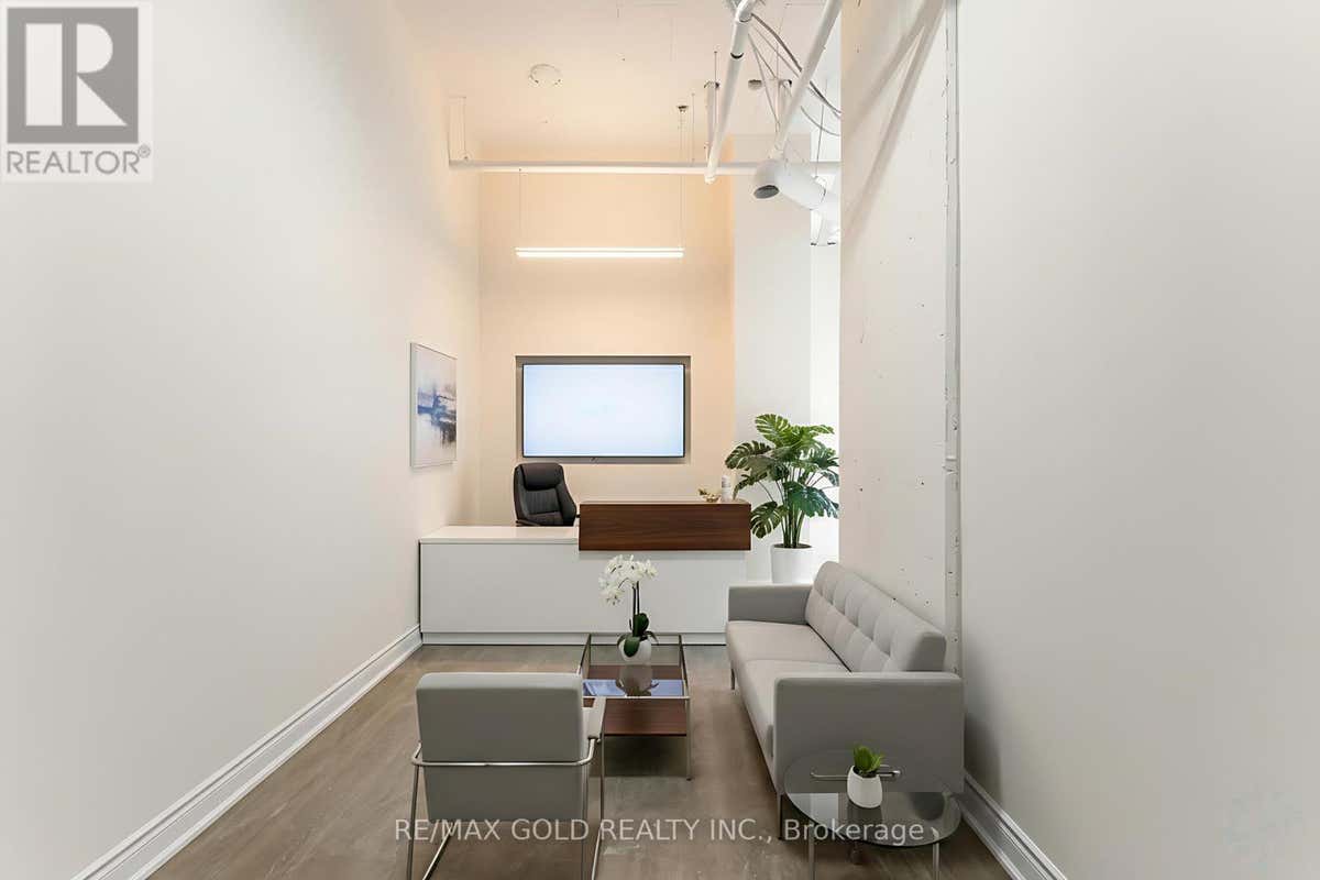 410 - 996 MARTIN GROVE ROAD