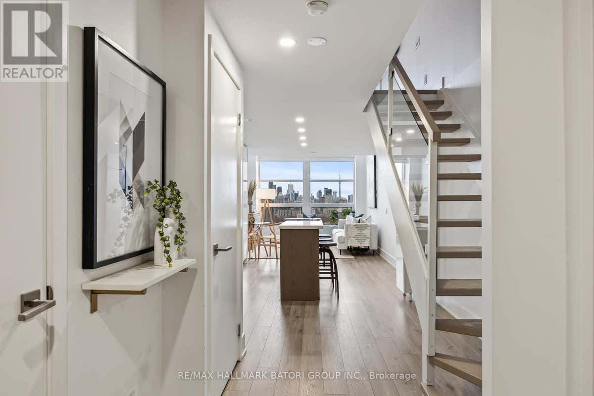 919 - 111 ST CLAIR AVENUE W