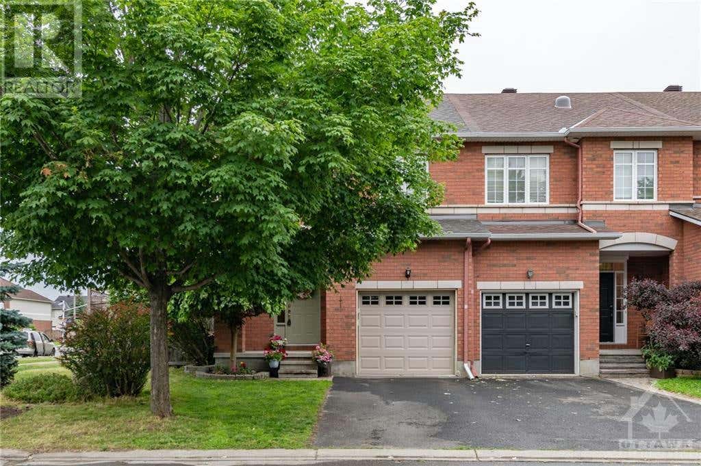 212 DEERCROFT Ave  