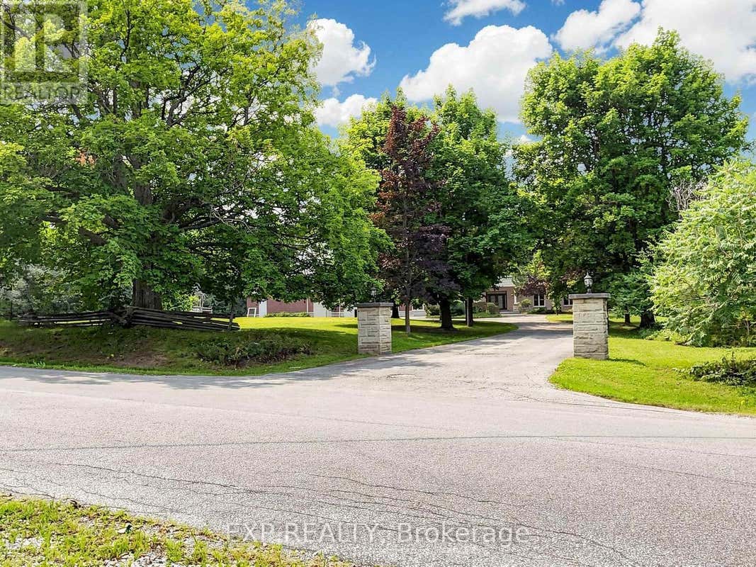 18 MCCOWAN LANE