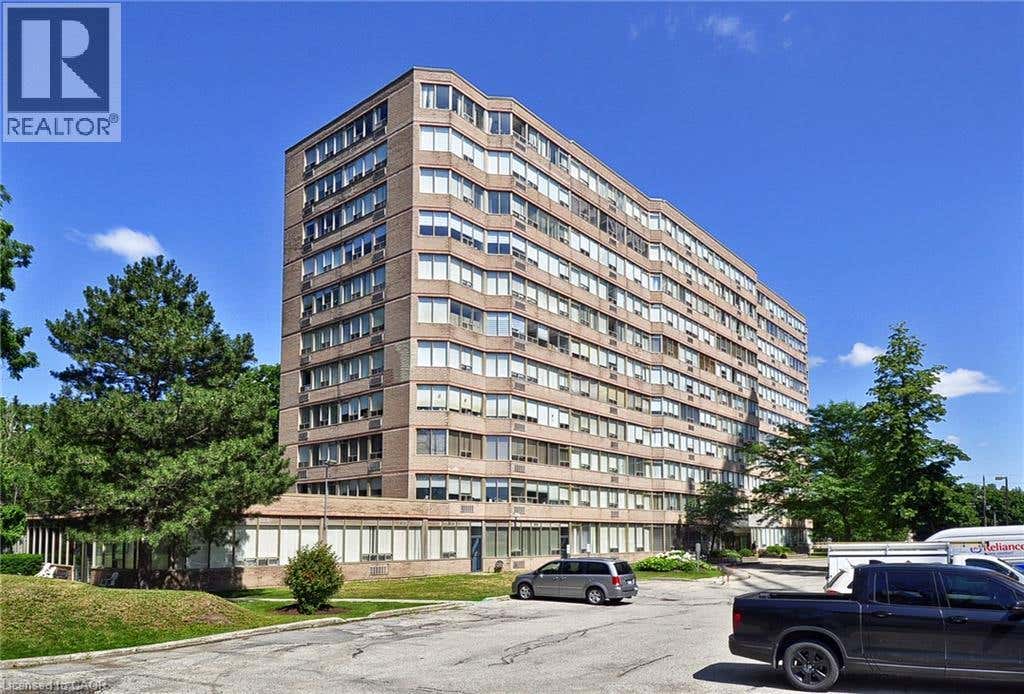 3227 E KING STREET E UNIT# 105