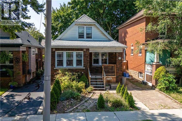 228 PROVINCE Street S