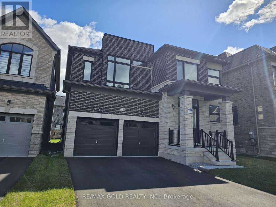 112 Weslock Cres  