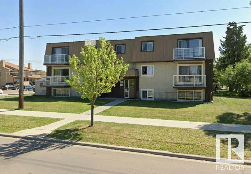 10325 120 AV NW, Edmonton, AB T5G4S4 Duplex For Sale RE/MAX E4408363