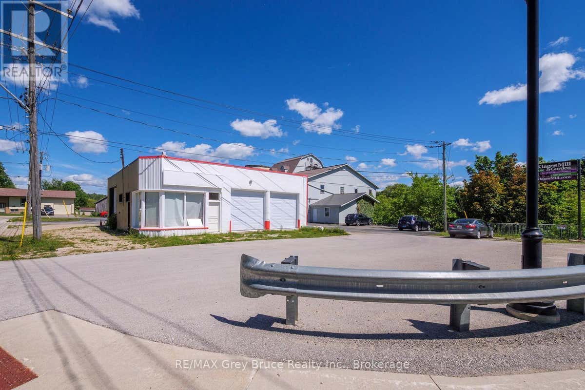 17 1ST AVE N, CHESLEY 1ST AVENUE N
